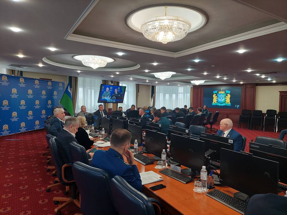 Андрей Осадчук выступил с инициативой по использованию вертолётного транспорта для тушения пожаров Андрей Осадчук выступил с инициативой по использованию вертолётного транспорта для тушения пожаров