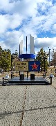 Стела «Вечная слава тебе, солдат»
Торжественное открытие состоялось 9 мая 2005 г. в день
60-летия Победы в Великой Отечественной войне.
В 2004 г. администрацией поселка Таежный и Советом
ветеранов было принято решение к 9 мая 2005 г., к 60-
летию Великой Победы, установить памятник
односельчанам, не вернувшимся с войны.
Эскиз стелы разработан главой администрации З. А.
Кузнецовой и заместителем главы администрации Е. И.
Соколовой, согласован с главным архитектором
Советского района М. Е. Просиным.
Художественное оформление стелы осуществил С. В.
Попов, частный предприниматель из г. Югорска.